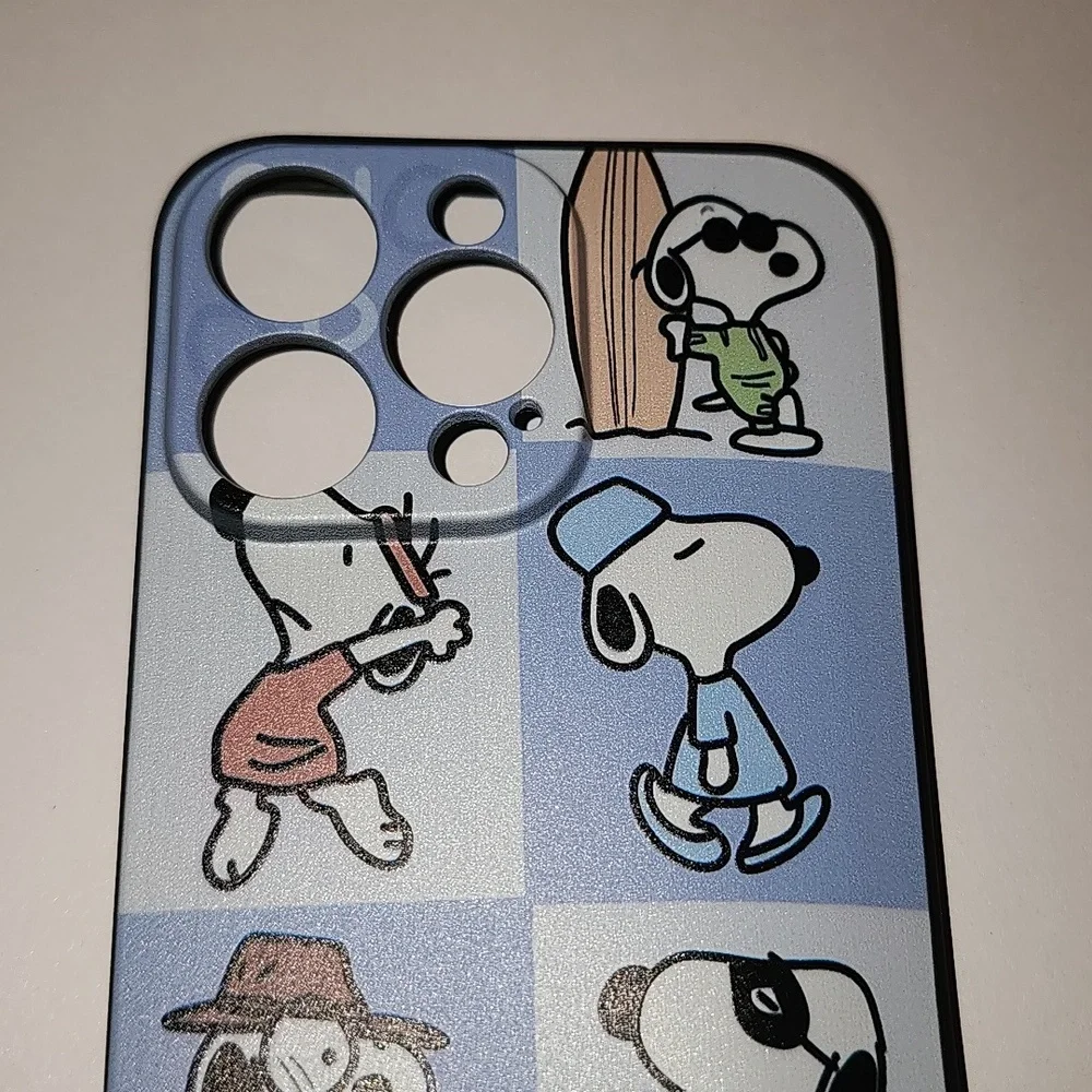 Brand new Apple IPhone 🍎 15 Pro Max Peanuts Snoopy soft Silicone Phone Case